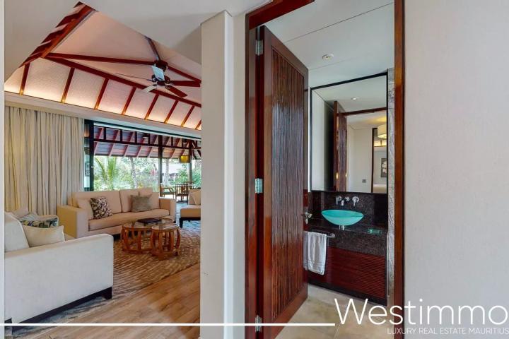 Magnifique villa suite rénovée avec piscine privée et vue mer dans un complex 5 etoiles à vendre à Beau Champ