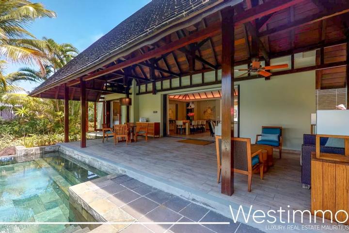 Magnifique villa suite rénovée avec piscine privée et vue mer dans un complex 5 etoiles à vendre à Beau Champ
