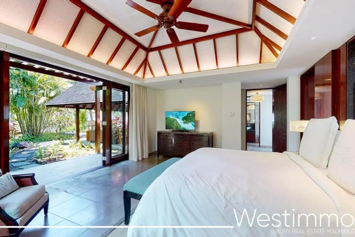 Magnifique villa suite rénovée avec piscine privée et vue mer dans un complex 5 etoiles à vendre à Beau Champ