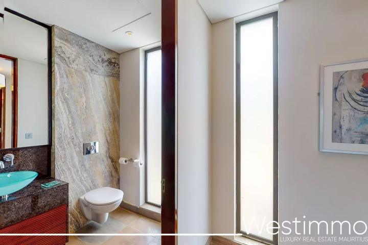 Magnifique villa suite rénovée avec piscine privée et vue mer dans un complex 5 etoiles à vendre à Beau Champ