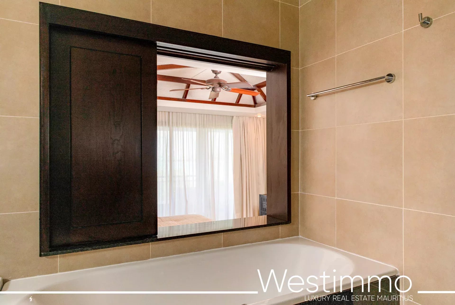 BEAU CHAMP – Appartement de 164m² avec piscine privée et 2 chambres