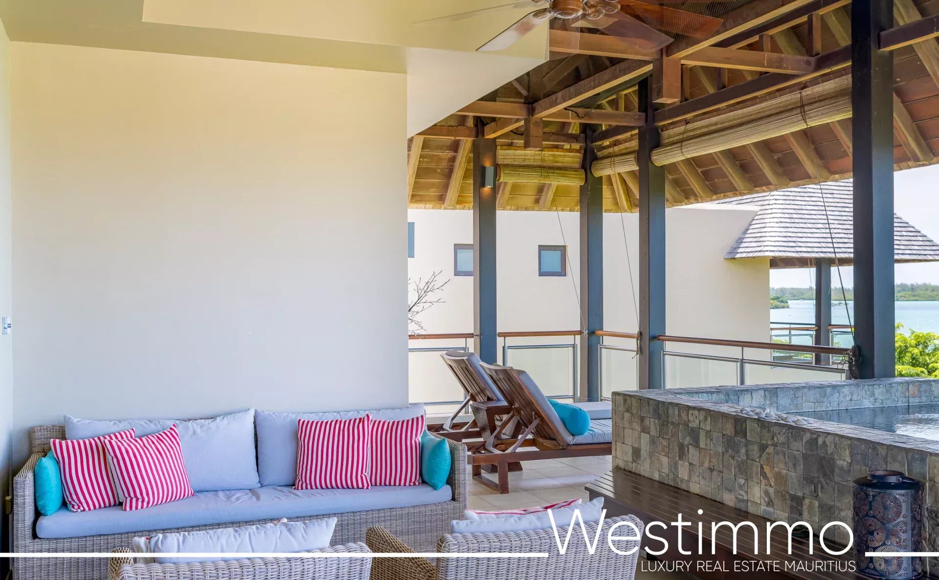 BEAU CHAMP – Appartement de 164m² avec piscine privée et 2 chambres