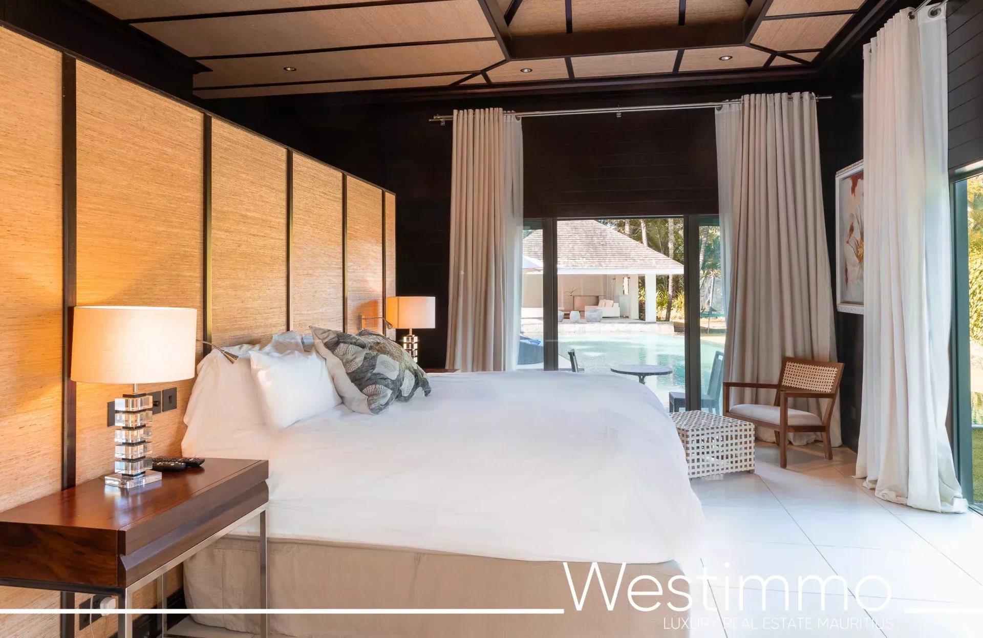 Villa d'exception de 6 chambres avec piscine sur vaste terrain paysagé