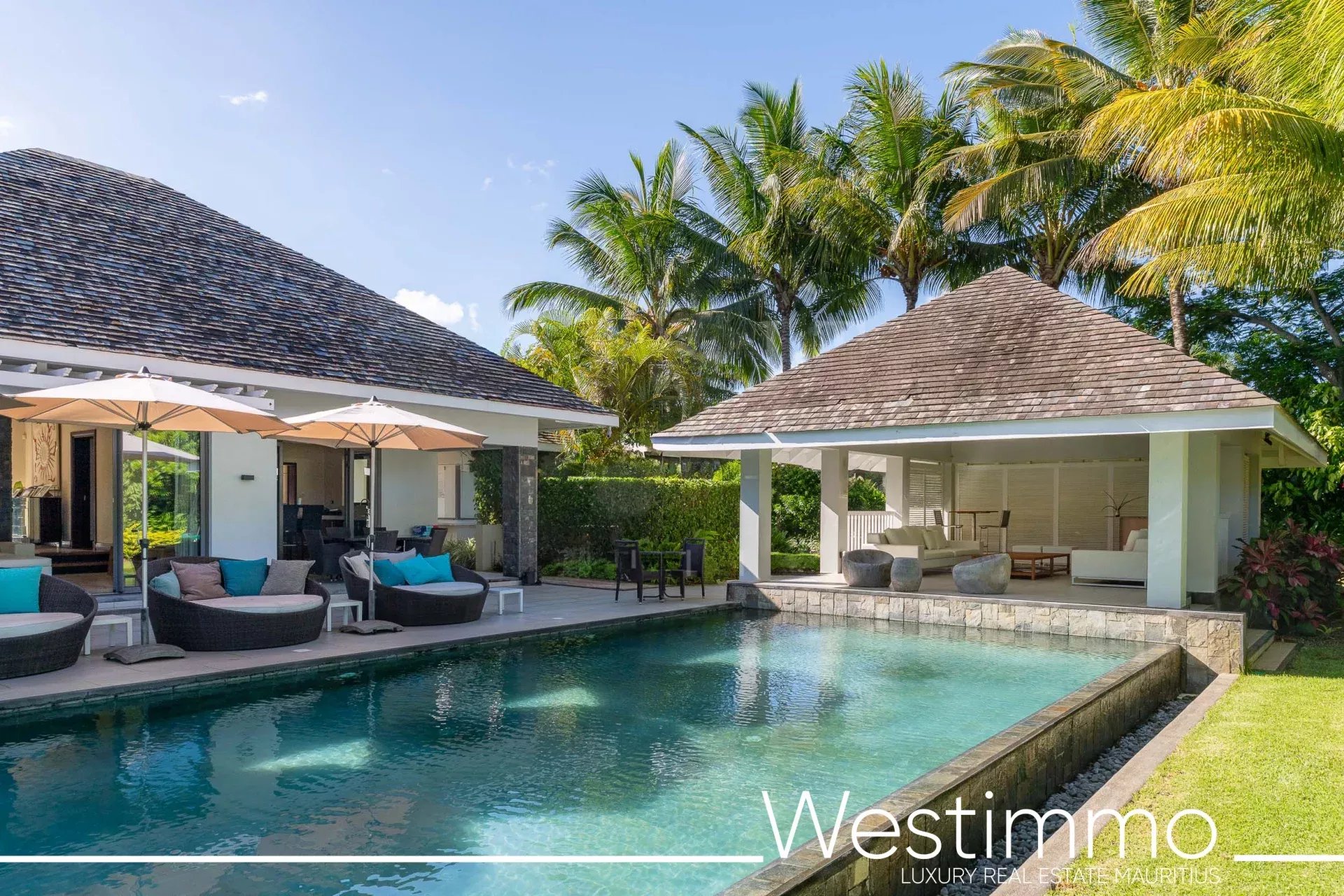 Villa d'exception de 6 chambres avec piscine sur vaste terrain paysagé