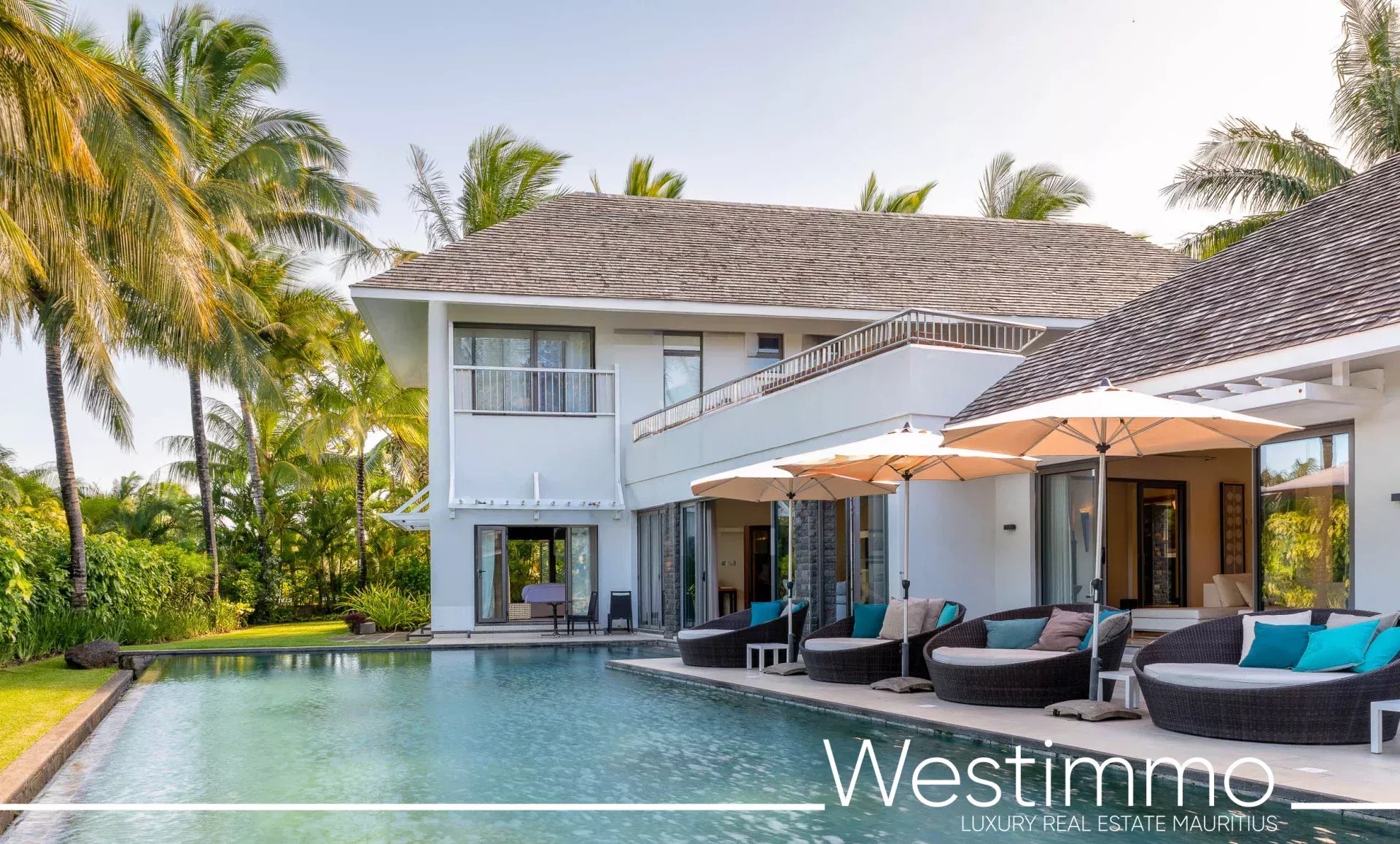 Villa d'exception de 6 chambres avec piscine sur vaste terrain paysagé