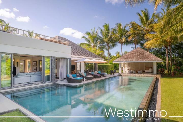 Villa d'exception de 6 chambres avec piscine sur vaste terrain paysagé à vendre à Beau Champ