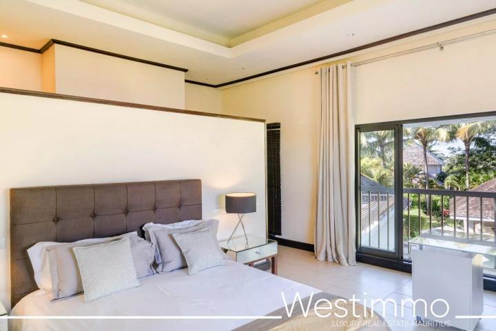 Villa d'exception de 6 chambres avec piscine sur vaste terrain paysagé à vendre à Beau Champ