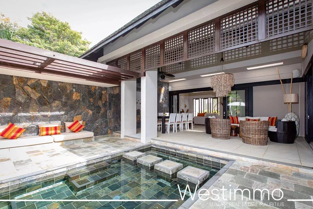 Villa tropicale de 415 m² avec jardin exotique et vue sur lagon