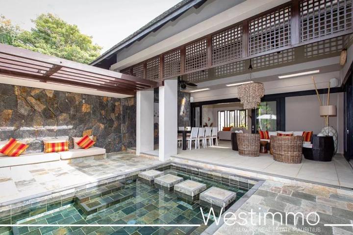 Villa de 415 m² avec vue sur le lagon à vendre à Beau Champ