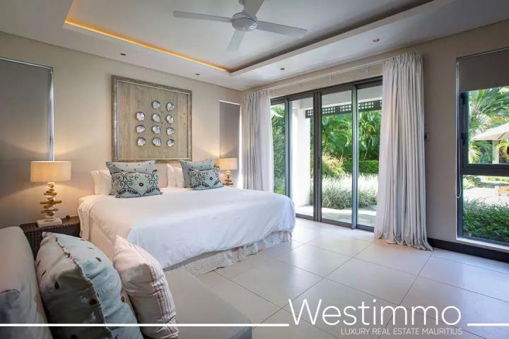 Villa de 415 m² avec vue sur le lagon à vendre à Beau Champ