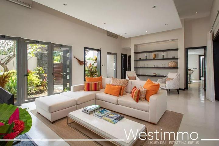 Villa de 415 m² avec vue sur le lagon à vendre à Beau Champ