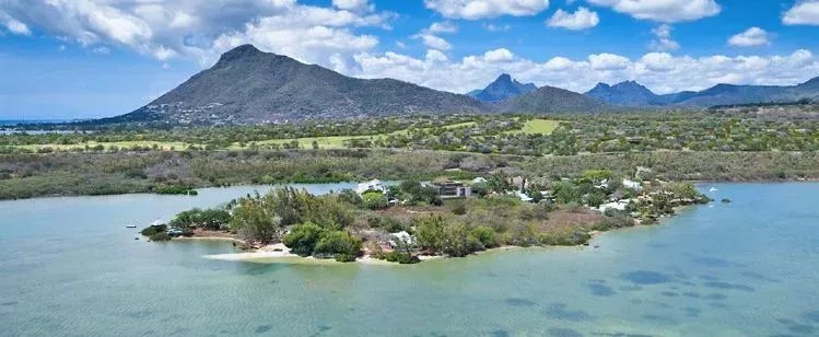 RIVIERE NOIRE – Appartement 3 chambres à vendre à Ilot Fortier avec piscine commune