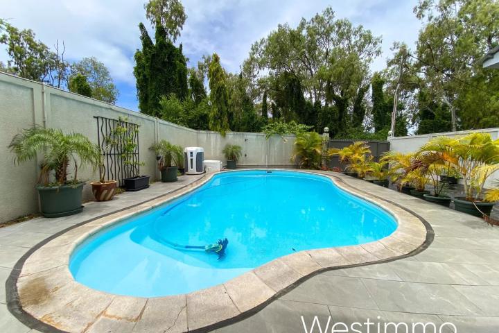 CALODYNE – Magnifique Villa moderne avec piscine proche lagon à louer