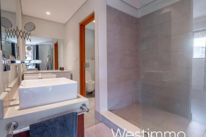 Penthouse 3 chambres avec ponton à La Balise Marina à vendre à Rivière Noire