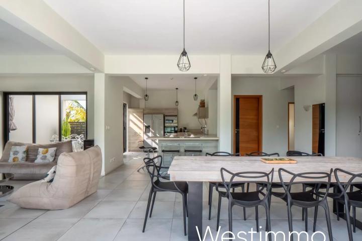 Penthouse 3 chambres avec ponton à La Balise Marina à vendre à Rivière Noire