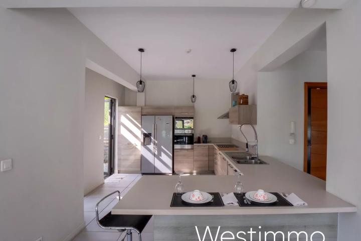 Penthouse 3 chambres avec ponton à La Balise Marina à vendre à Rivière Noire