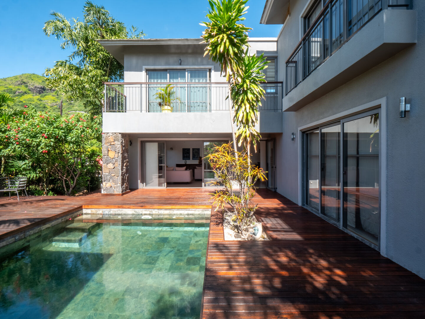 Villa 3 chambres en suite , piscine et jacuzzi