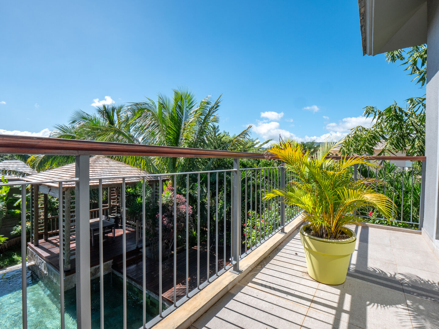 Villa 3 chambres en suite , piscine et jacuzzi