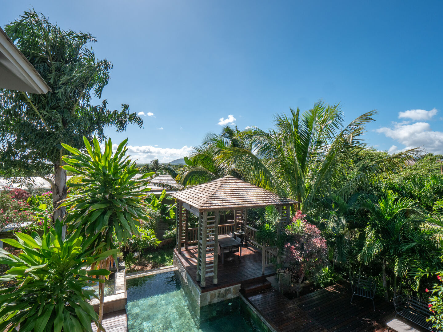 Villa 3 chambres en suite , piscine et jacuzzi