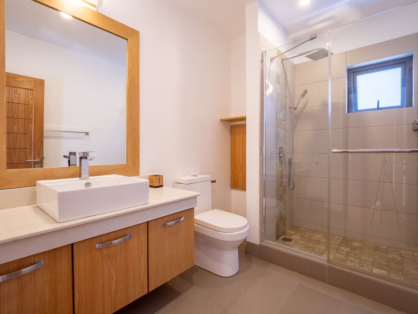 Villa 3 chambres en suite , piscine et jacuzzi