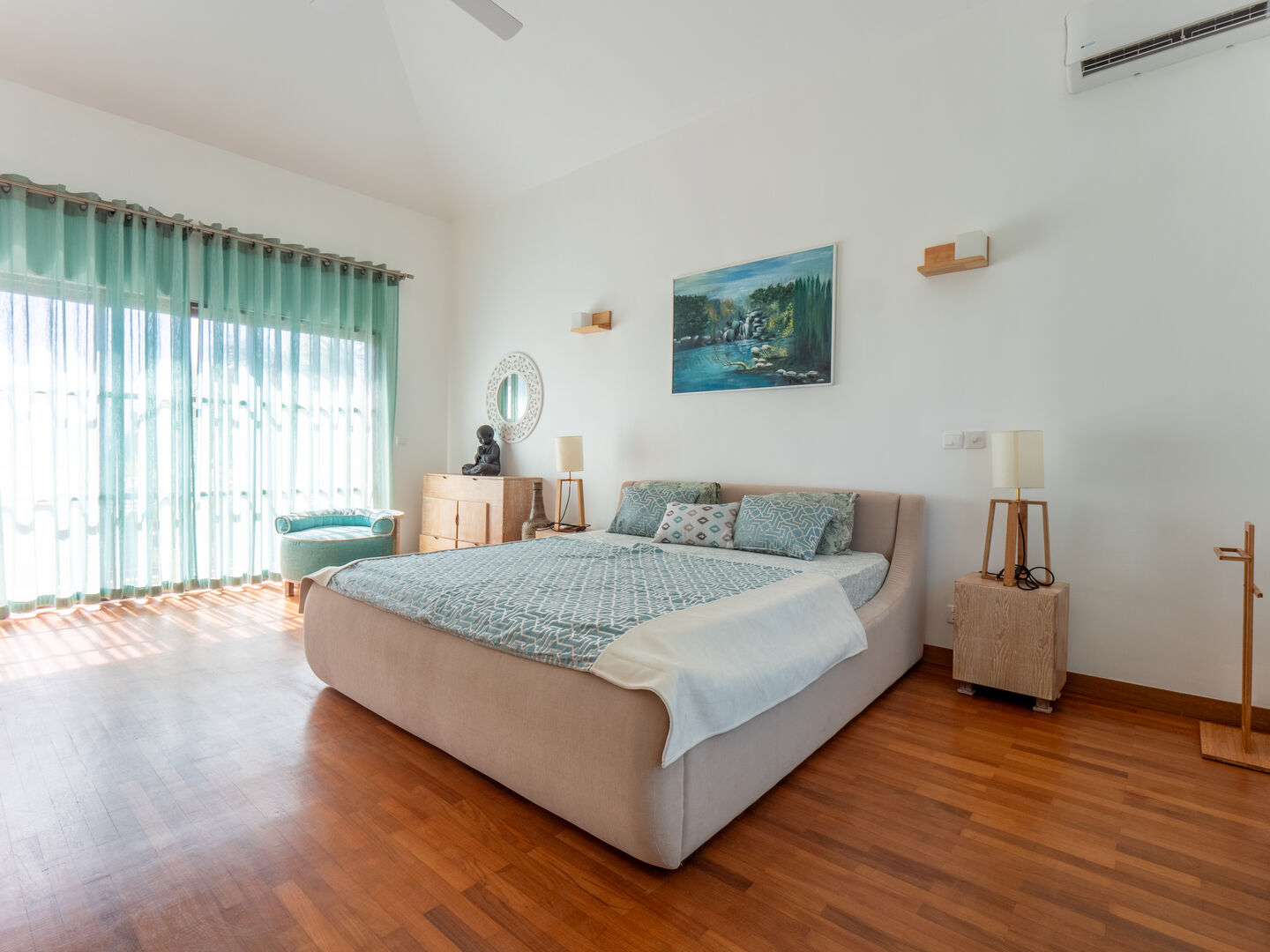 Villa 3 chambres en suite , piscine et jacuzzi
