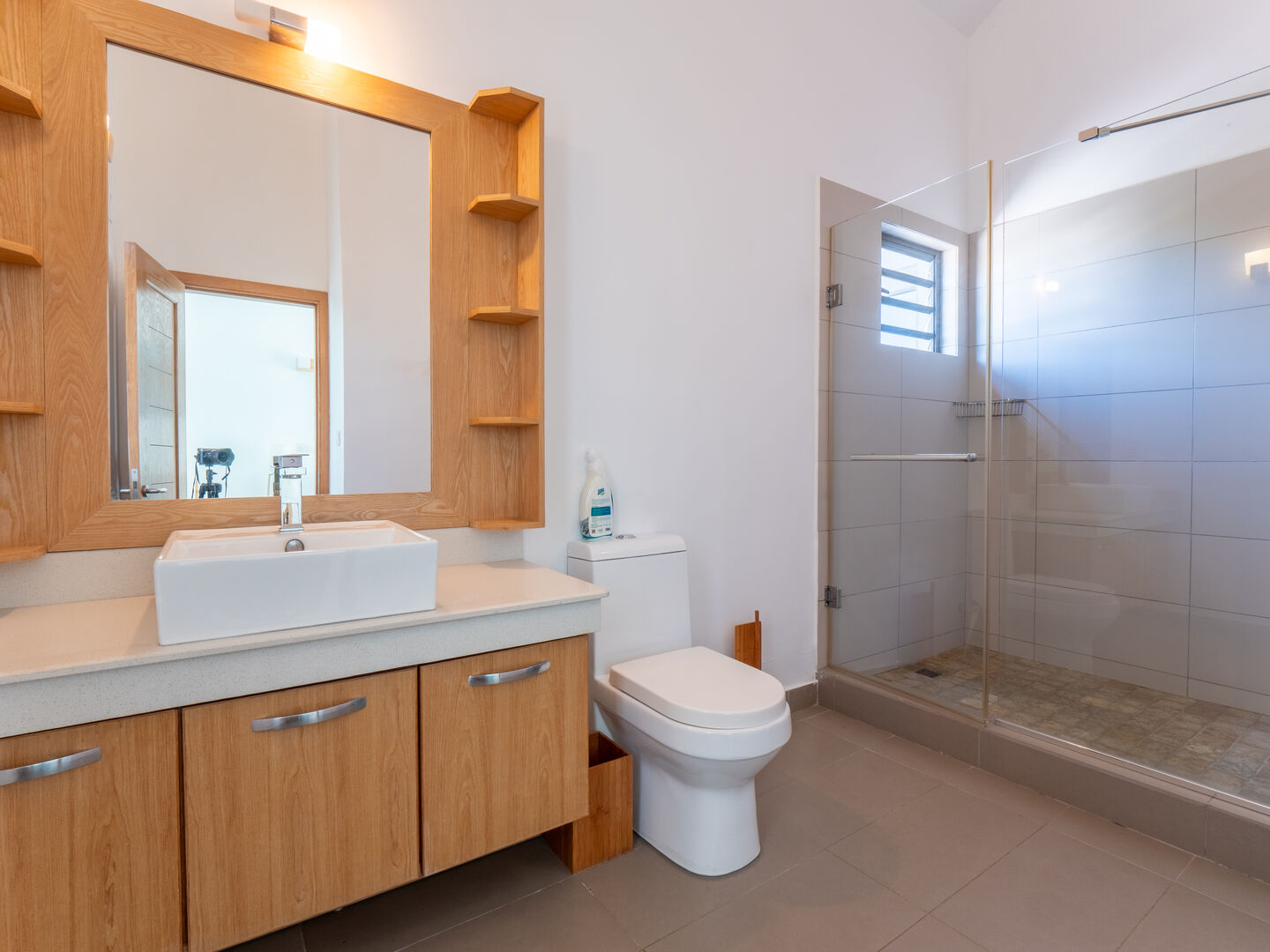 Villa 3 chambres en suite , piscine et jacuzzi