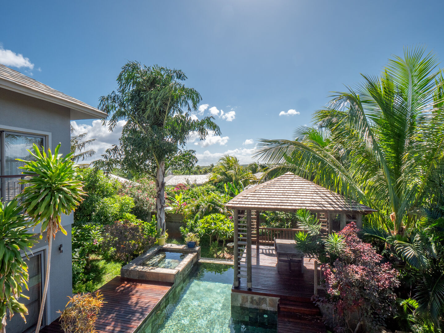 Villa 3 chambres en suite , piscine et jacuzzi