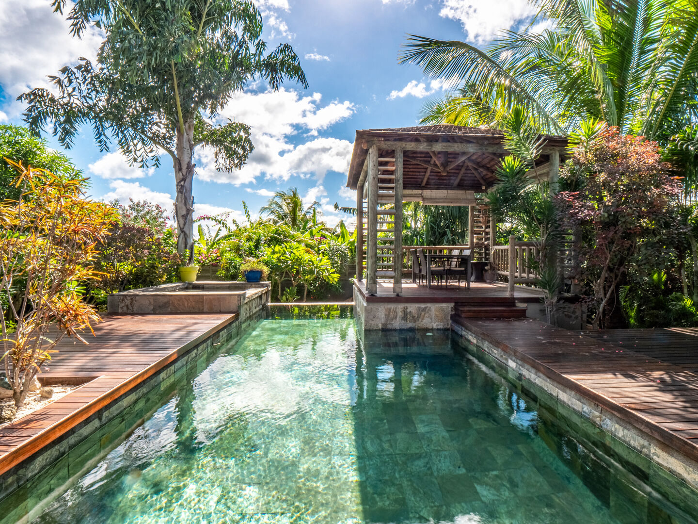 Villa 3 chambres en suite , piscine et jacuzzi