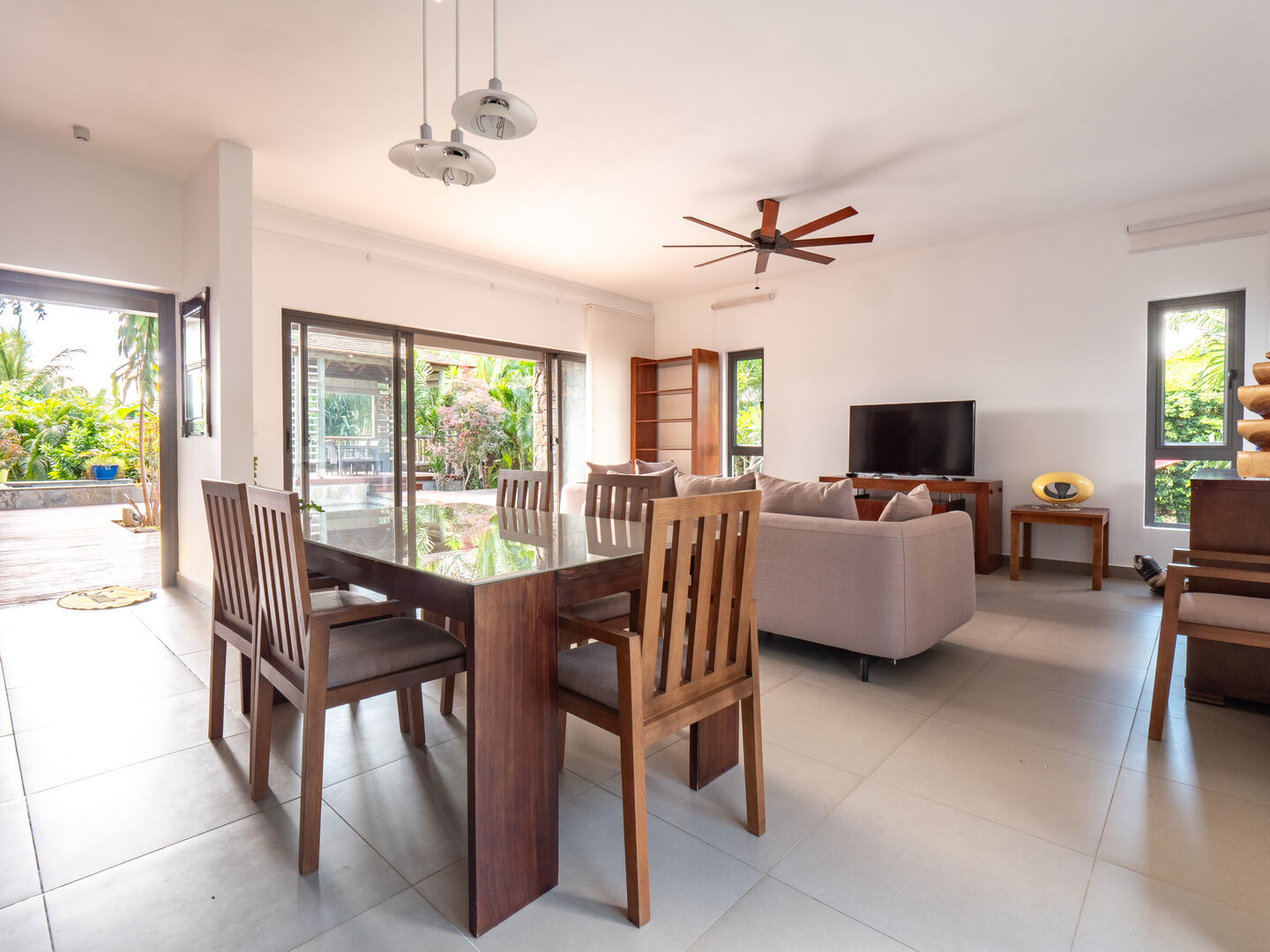 Villa 3 chambres en suite , piscine et jacuzzi