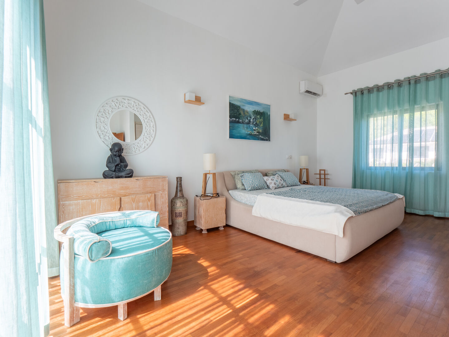 Villa 3 chambres en suite , piscine et jacuzzi
