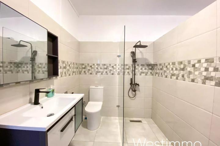 Location long terme Villa moderne neuve avec piscine à Calodyne