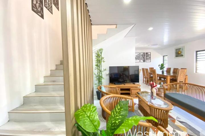 Location long terme Villa moderne neuve avec piscine à Calodyne