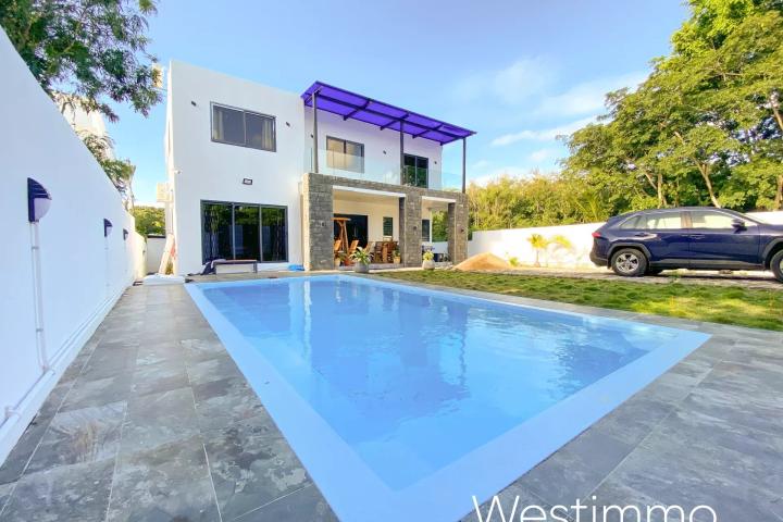 Location long terme Villa moderne neuve avec piscine à Calodyne