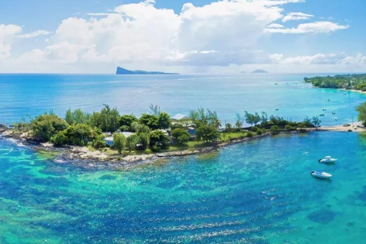 Appartement pieds dans l'eau en location de vacances à Péreybère