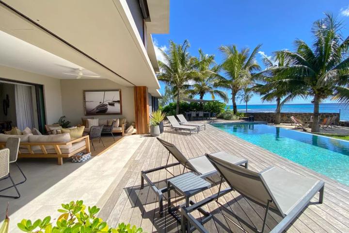 Appartement pieds dans l'eau en location de vacances à Péreybère