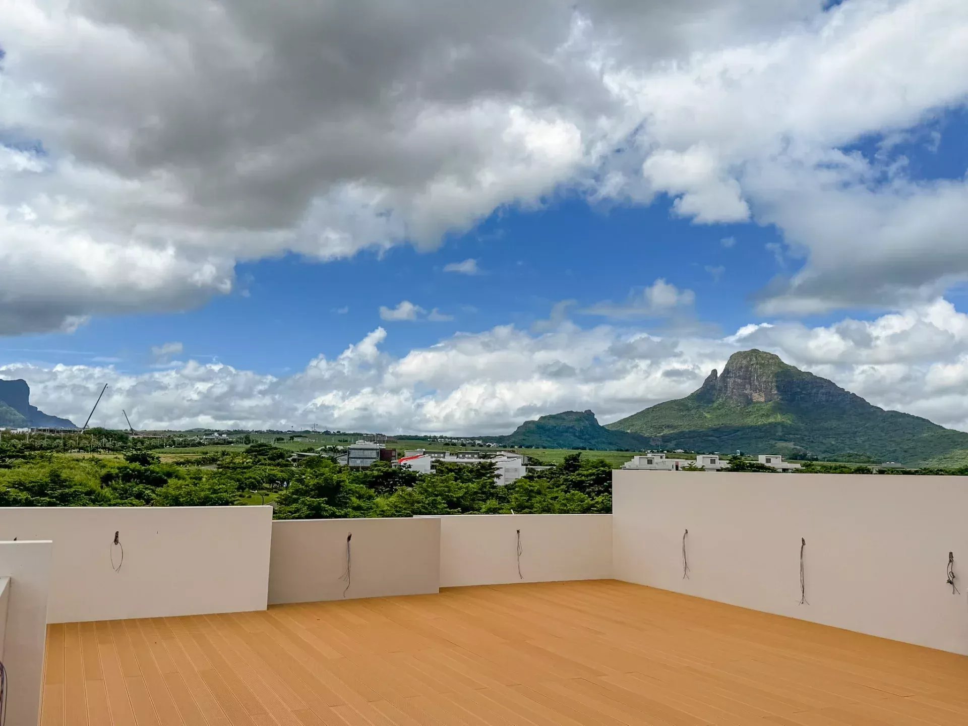 Appartement 3 chambres avec rooftop privé et vue mer à Flic en Flac à vendre