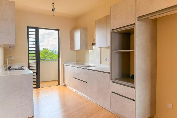 3-bedroom apartment with private rooftop and sea view in Flic en Flac