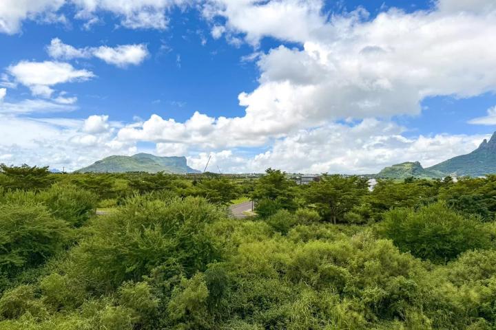 3-bedroom apartment with private rooftop and sea view in Flic en Flac