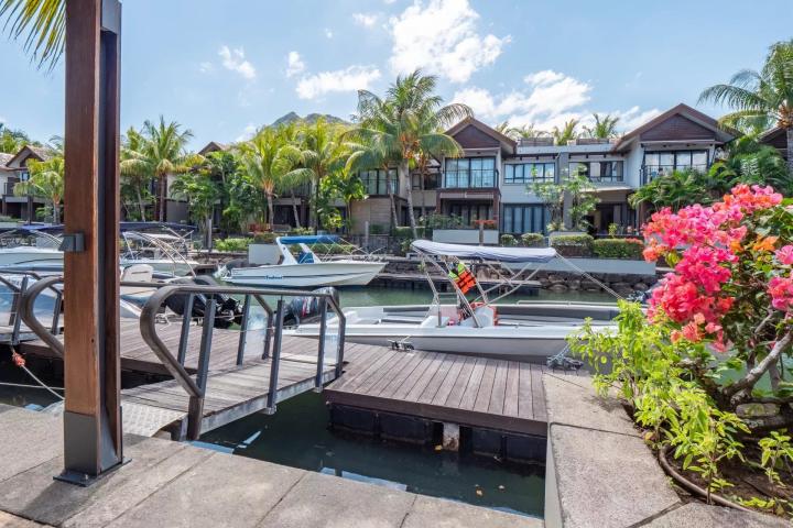 Duplex 3 chambres avec ponton privé à La Balise Marina à vendre à Rivière Noire