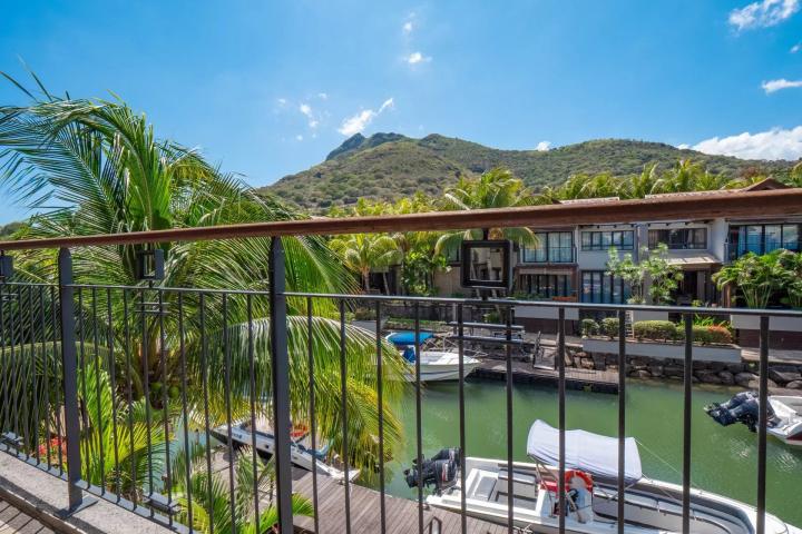 Duplex 3 chambres avec ponton privé à La Balise Marina à vendre à Rivière Noire