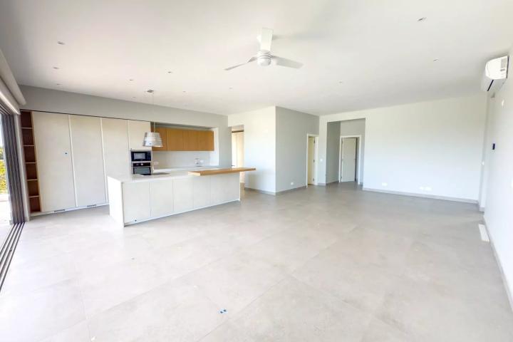 TAMARIN – Penthouse à vendre avec 3 chambres et grande surface de 333 m²