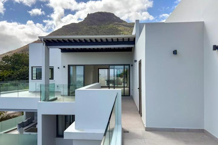 TAMARIN – Penthouse à vendre avec 3 chambres et grande surface de 333 m²
