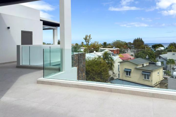 TAMARIN – Penthouse à vendre avec 3 chambres et grande surface de 333 m²