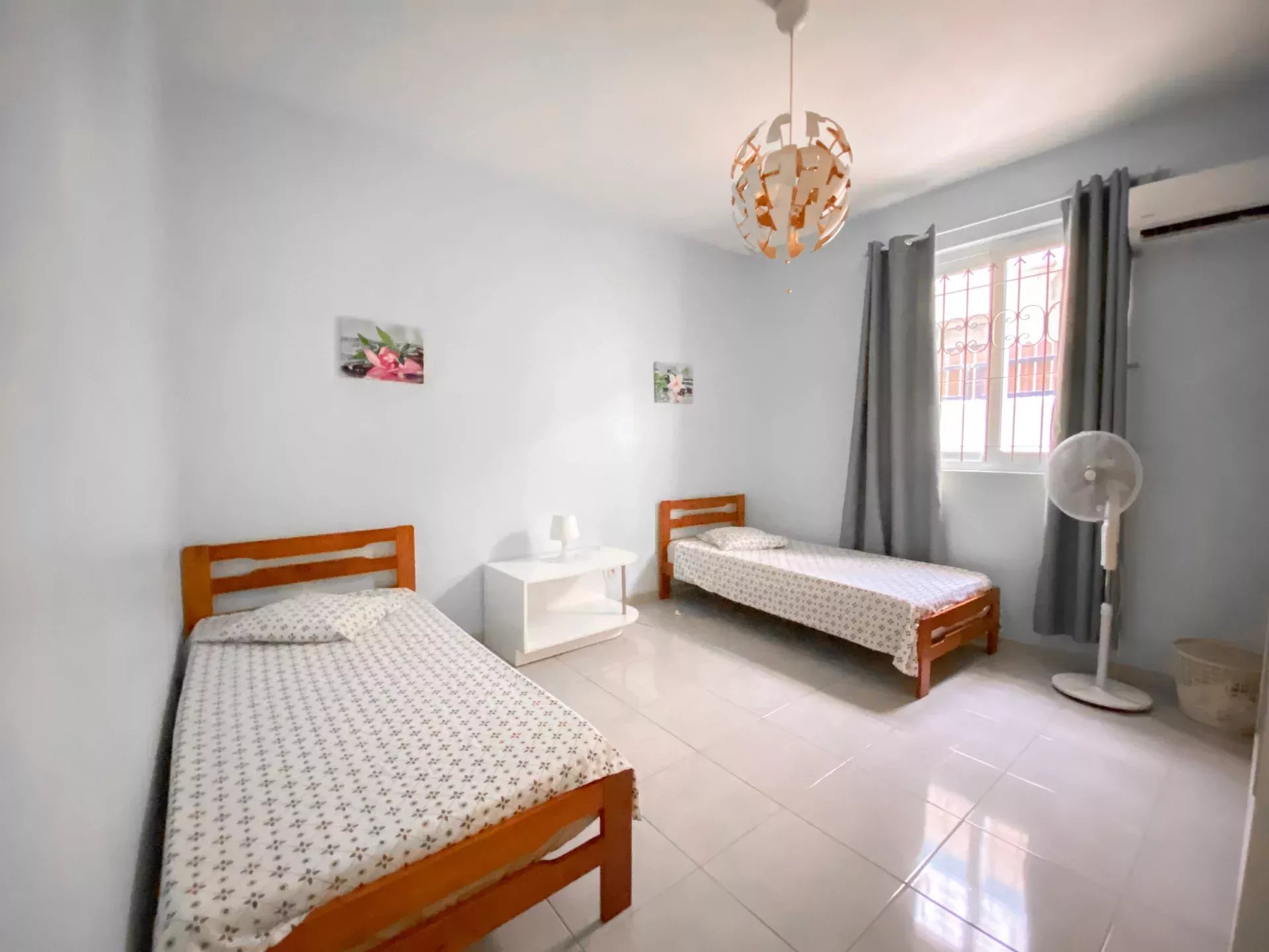 PEREYBERE – Location saisonnière Appartement 3 chambres en rez-de-chaussée de villa