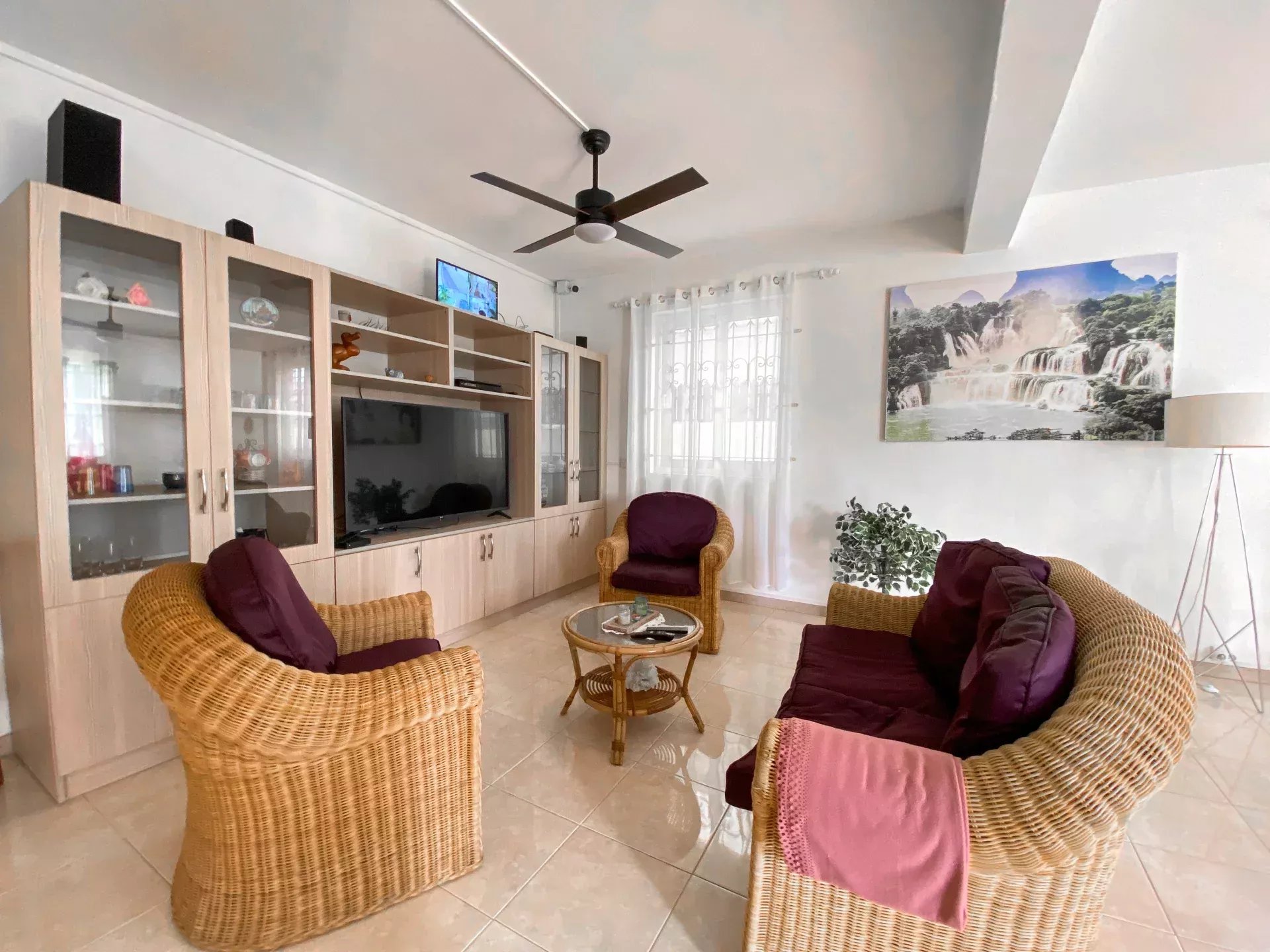 PEREYBERE – Location saisonnière Appartement 3 chambres en rez-de-chaussée de villa
