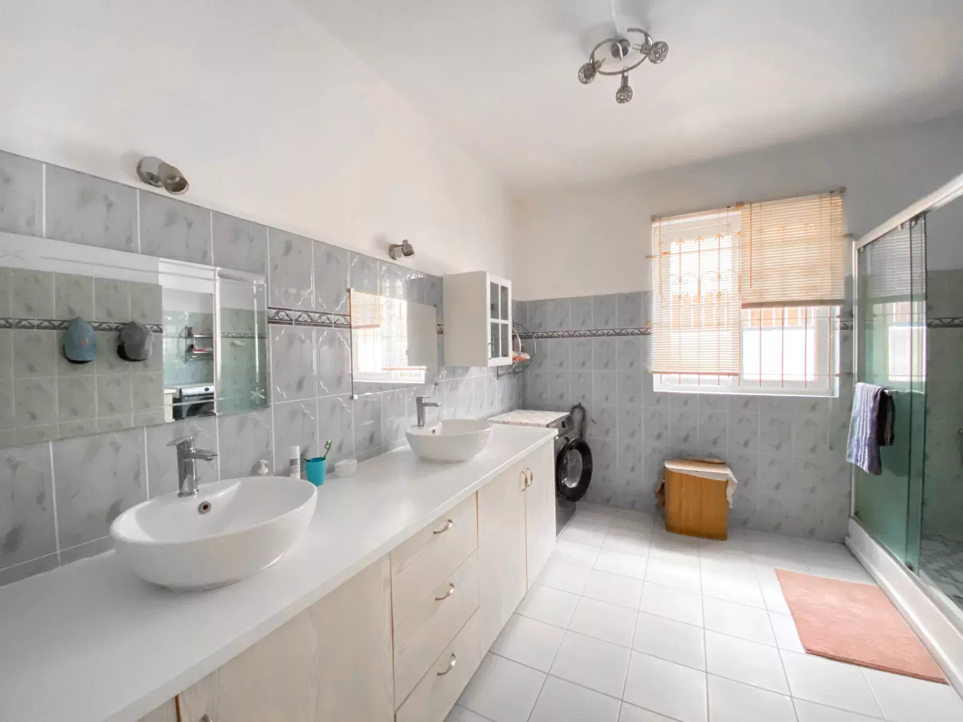 PEREYBERE – Location saisonnière Appartement 3 chambres en rez-de-chaussée de villa