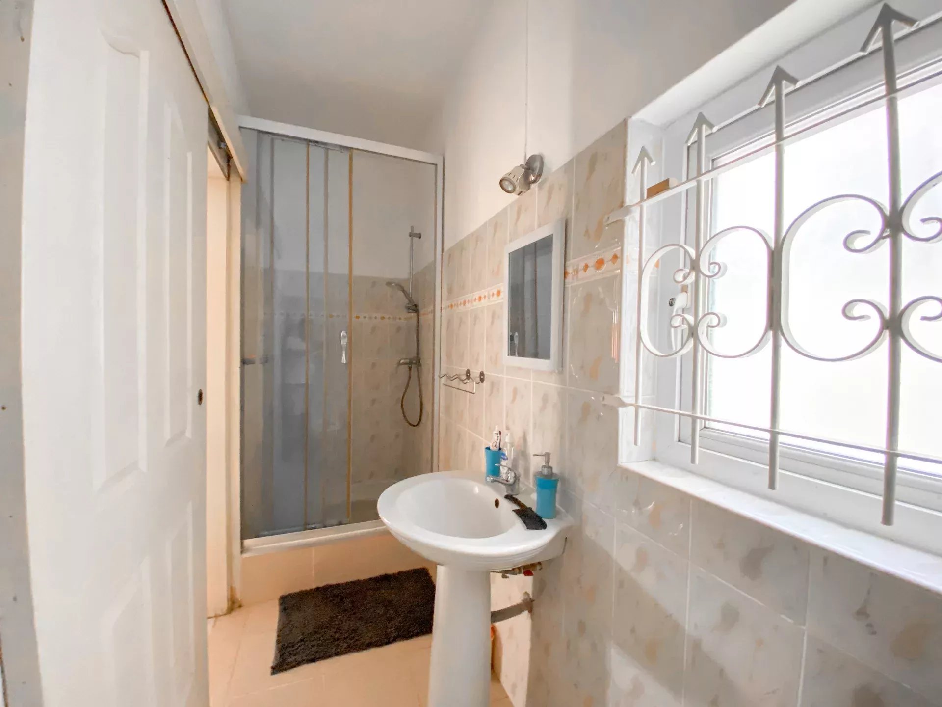 PEREYBERE – Location saisonnière Appartement 3 chambres en rez-de-chaussée de villa