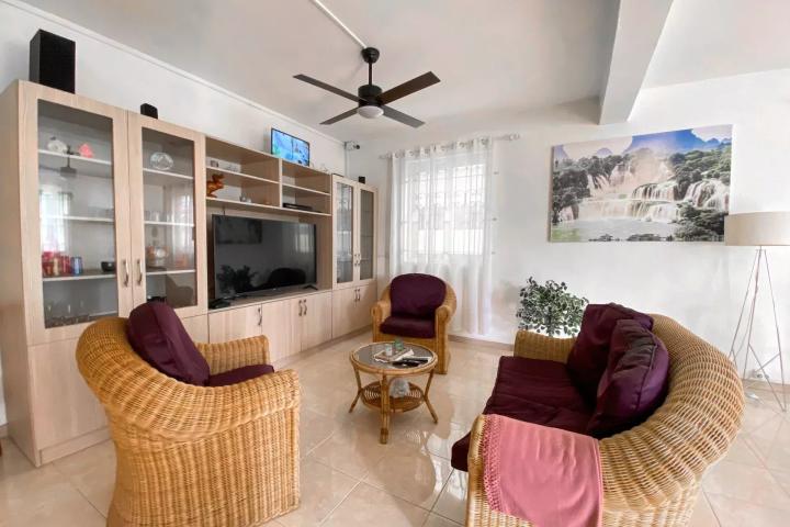 PEREYBERE - seasonal rental, 3-bedroom ground-floor villa apartment