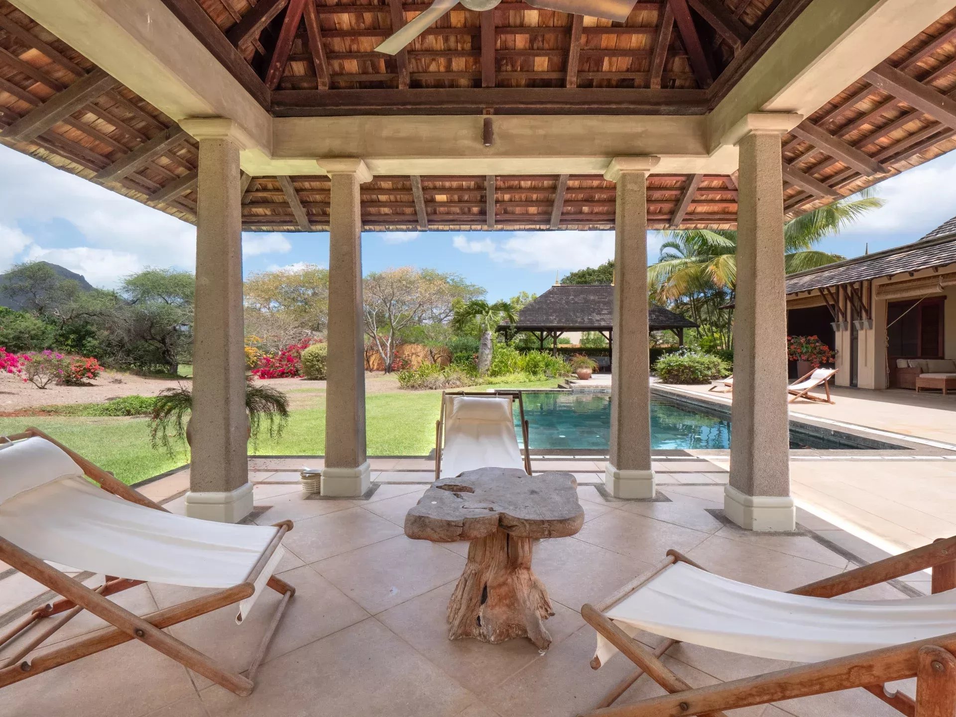 Villa à vendre à Tamarin avec piscine privée sur terrain de 4 000 m²