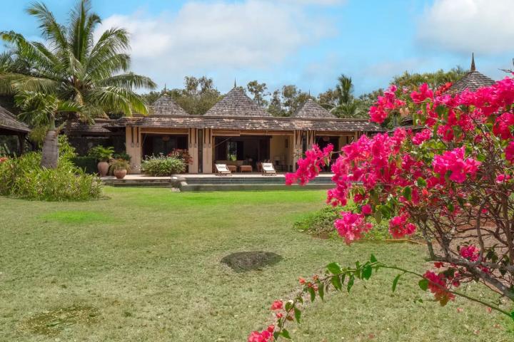 Villa in Tamarin with private pool on 4,000 sq m plot